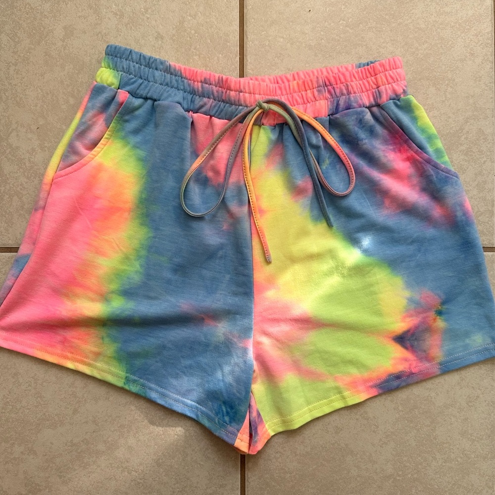 She + Sky Tie Dye Shorts, Size Large